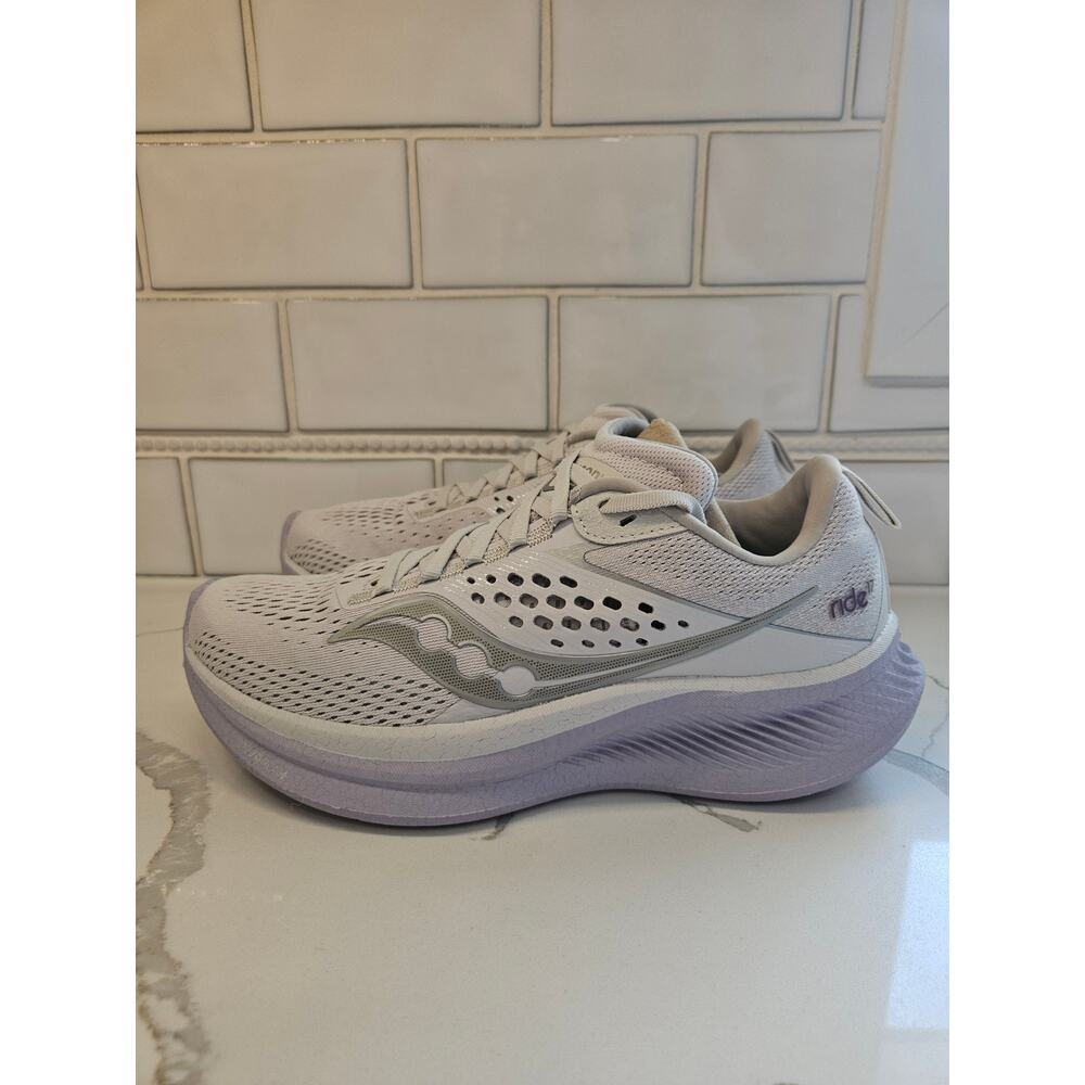 Saucony Ride 17 Running Shoe Women's Sz 8 Moon/Viola EUC Run Walk Cardio